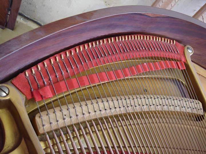 restauration de piano ancien Limours