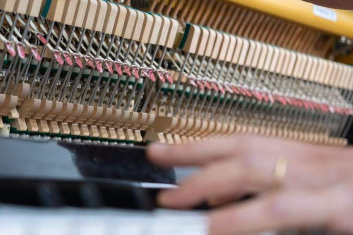 Accordeur de piano à Limours